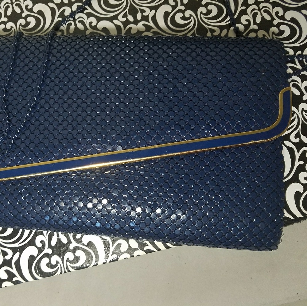 Clutch - Picture 2 of 3